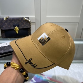 Новинка — FENDI, новая бейсболка, версия для покупки через посре