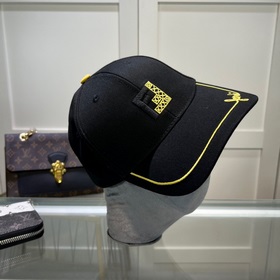 Новинка — FENDI, новая бейсболка, версия для покупки через посре