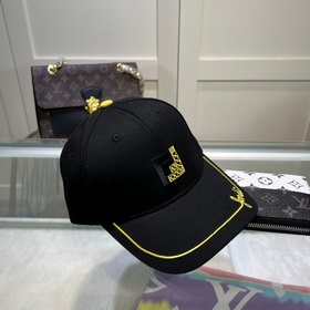 Новинка — FENDI, новая бейсболка, версия для покупки через посре