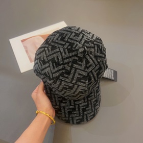 Классическая бейсболка Fendi, с двойным логотипом F, популярная м