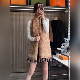 Новейший шарф FENDI Этот дизайн кажется более молодежным, нежным 