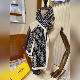 Новая модель Fendi! Рекомендуем тем, кто предпочитает уникальные 