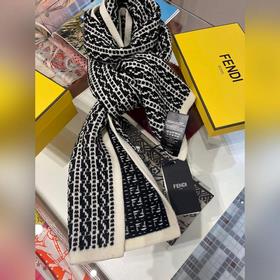 Новая модель Fendi! Рекомендуем тем, кто предпочитает уникальные 