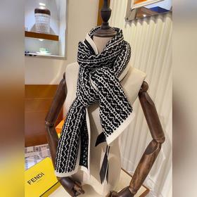 Новая модель Fendi! Рекомендуем тем, кто предпочитает уникальные 