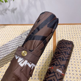 FENDI Известный итальянский бренд роскошных товаров, создавший ун