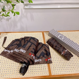 FENDI Известный итальянский бренд роскошных товаров, создавший ун