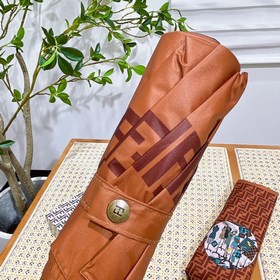 FENDI Известный итальянский бренд роскошных товаров, создавший ун