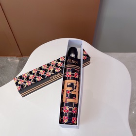 FENDI Известный итальянский бренд роскошных товаров, создавший ун