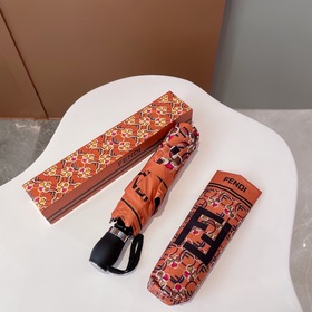 FENDI Известный итальянский бренд роскошных товаров, создавший ун