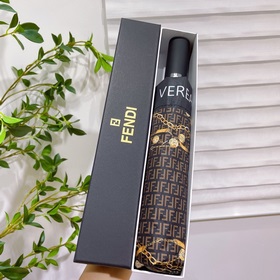 FENDI Популярный совместный продукт с Versace. Известный итальянс