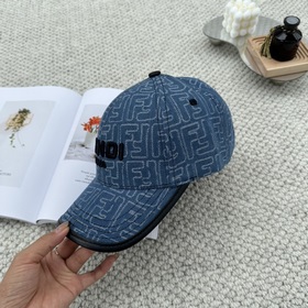 FENDI Fendi Модная бейсболка Новая модель. Рекомендуем обратить в
