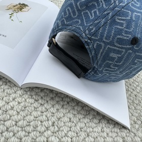 FENDI Fendi Модная бейсболка Новая модель. Рекомендуем обратить в