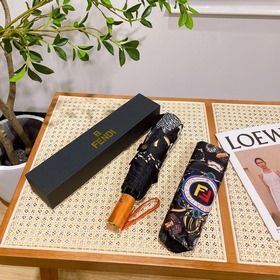 FENDI Известный итальянский бренд роскошных товаров, создавший ун