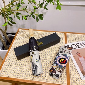 FENDI Известный итальянский бренд роскошных товаров, создавший ун