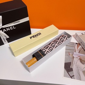 FENDI Известный итальянский бренд роскошных товаров, создавший ун