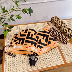 FENDI Известный итальянский бренд роскошных товаров, создавший ун