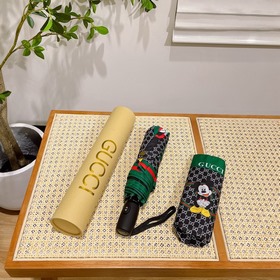 GUCCI GUCCI (Gucci) с изображением Микки Мауса. Незаменимый аксе