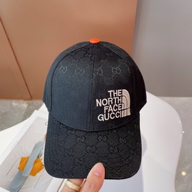 Новая поставка! Новая бейсболка Gucci, последняя модель из бутика