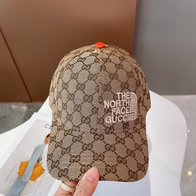 Новая поставка! Новая бейсболка Gucci, последняя модель из бутика