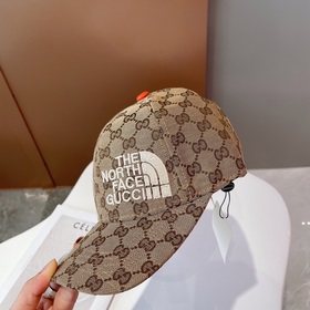Новая поставка! Новая бейсболка Gucci, последняя модель из бутика