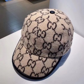 Новая модель осенне-зимней кепки Gucci из шерстяной ткани с отлич