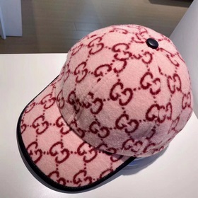 Новая модель осенне-зимней кепки Gucci из шерстяной ткани с отлич