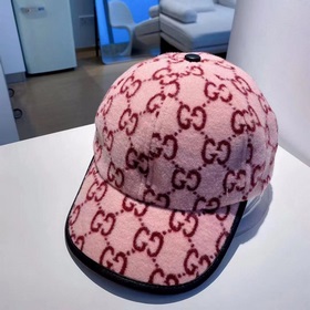 Новая модель осенне-зимней кепки Gucci из шерстяной ткани с отлич