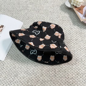Рыбацкая кепка GUCCI, изготовленная с высоким качеством, выглядит