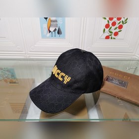Классическая ткань Gucci подходит для любого времени года. Фотогр
