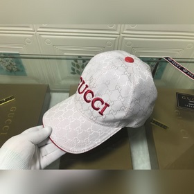 Новая модель «Gucci» доступна в магазинах. Классическая модель из