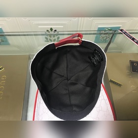 Новая модель «Gucci» доступна в магазинах. Классическая модель из