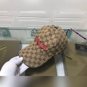 Новая модель «Gucci» доступна в магазинах. Классическая модель из