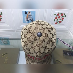 Новая модель «Gucci» доступна в магазинах. Классическая модель из
