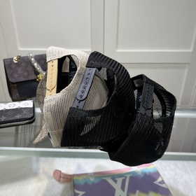 Бейсболка GUCCI, новинка на официальном сайте GUCCI, бейсболка, о