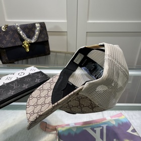Бейсболка GUCCI, новинка на официальном сайте GUCCI, бейсболка, о