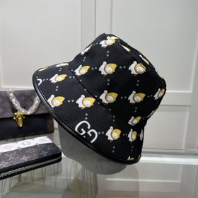 Классическая рыбацкая кепка Gucci, изготовленная из высококачеств