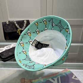 Классическая рыбацкая кепка Gucci, изготовленная из высококачеств