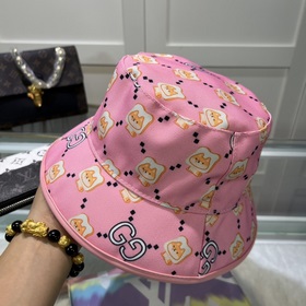 Классическая рыбацкая кепка Gucci, изготовленная из высококачеств