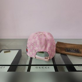 Классическая ткань Gucci подходит для любого времени года. Фотогр