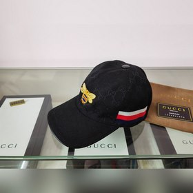 Классическая ткань Gucci подходит для любого времени года. Фотогр