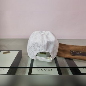 Классическая ткань Gucci подходит для любого времени года. Фотогр