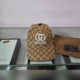 Классическая ткань Gucci подходит для любого времени года. Фотогр