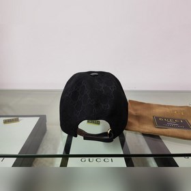 Классическая ткань Gucci подходит для любого времени года. Фотогр