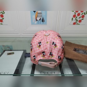 Классическая ткань Gucci подходит для любого времени года. Фотогр