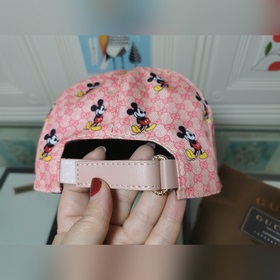Классическая ткань Gucci подходит для любого времени года. Фотогр