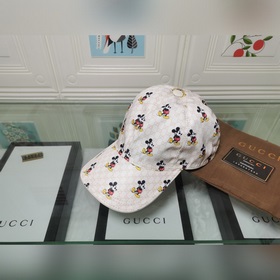 Классическая ткань Gucci подходит для любого времени года. Фотогр