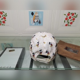 Классическая ткань Gucci подходит для любого времени года. Фотогр