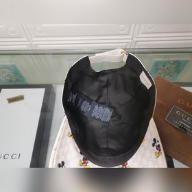 Классическая ткань Gucci подходит для любого времени года. Фотогр