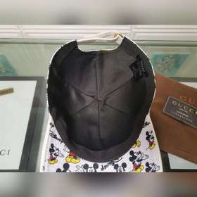 Классическая ткань Gucci подходит для любого времени года. Фотогр