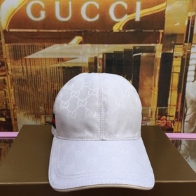 Классическая ткань Gucci подходит для любого времени года. Фотогр